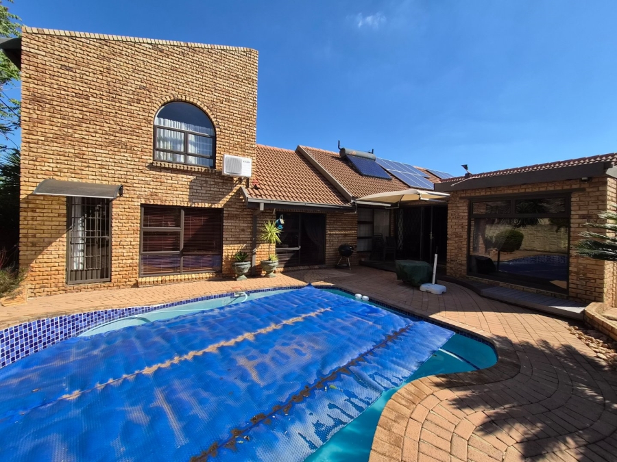 4 Bedroom Property for Sale in Doringkruin North West